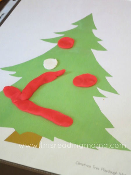 decorate the Christmas Tree playdough mat