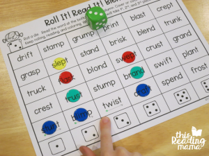 phonics dice games - help kids read through words - This Reading Mama